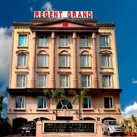 Hotel Regent Grand New Delhi Bagian luar foto