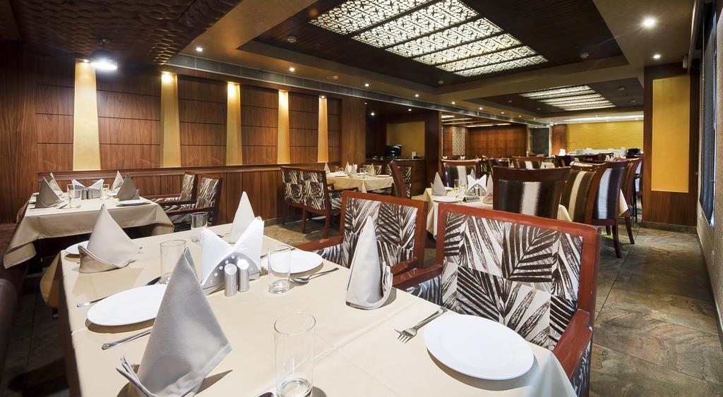 Hotel Regent Grand New Delhi Bagian luar foto