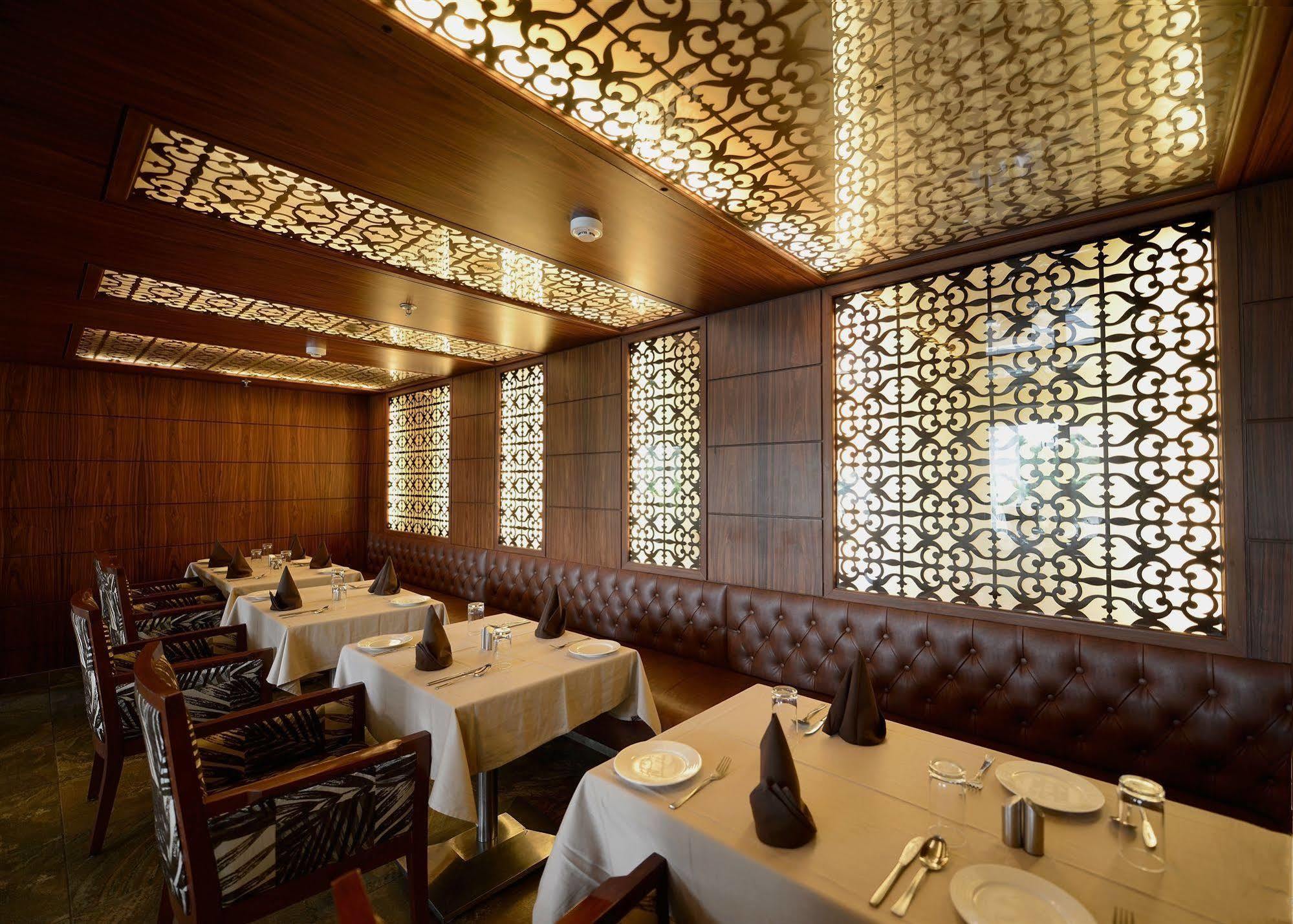 Hotel Regent Grand New Delhi Bagian luar foto